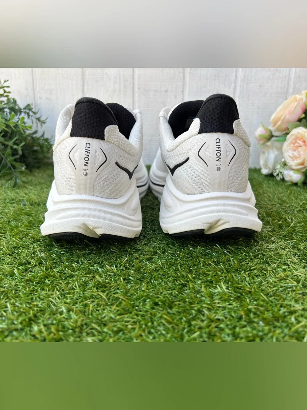 Hoka Clifton 10 Men Running Shoes White/Black US 8D women 9.5 unisex gently used
